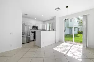 3068 Laurel Ridge Cir, Riviera Beach, FL 33404 - Photo 6