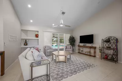 15880 Meadow Wood Drive, Wellington, FL 33414 - Photo 8