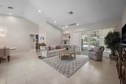 15880 Meadow Wood Drive, Wellington, FL 33414 - Photo 12