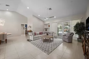 15880 Meadow Wood Dr, Wellington, FL 33414 - Photo 12