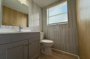 228 Lake Dora Dr, West Palm Beach, FL 33411 - Photo 4