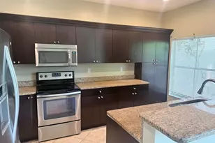 182 Lake Monterey Cir, Boynton Beach, FL 33426 - Photo 4