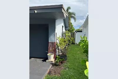 8780 NW 11th Street, Pembroke Pines, FL 33024 - Photo 8