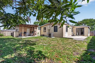1914 NE 53rd Ct, Pompano Beach, FL 33064 - Photo 22