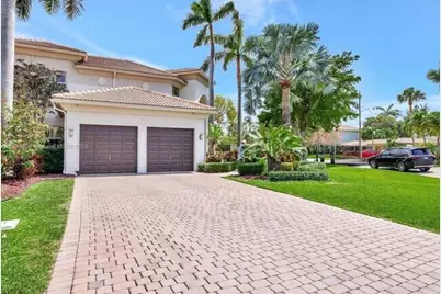 2844 NE 26th Avenue, Lighthouse Point, FL 33064 - Photo 2