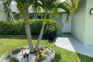 300 La Mancha Ave, Royal Palm Beach, FL 33411 - Photo 4