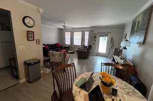 49 B Cambridge B, West Palm Beach, FL 33417 - Photo 4