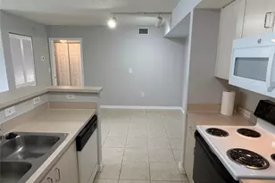 11165 SW 6th St, Pembroke Pines, FL 33025 - Photo 22