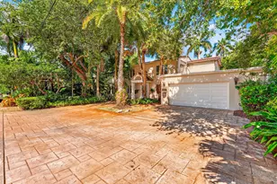 829 Coconut Dr, Fort Lauderdale, FL 33315 - Photo 2