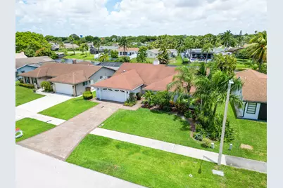 2705 SW 14th Court, Deerfield Beach, FL 33442 - Photo 28