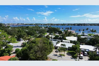 814 S Lake Drive, Lantana, FL 33462 - Photo 14