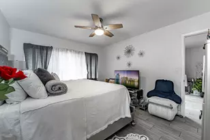 8911 S Hollybrook Blvd, Pembroke Pines, FL 33025 - Photo 14