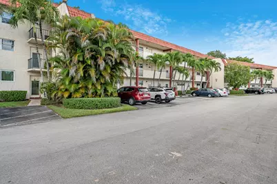 8911 S Hollybrook Boulevard #306, Pembroke Pines, FL 33025 - Photo 18