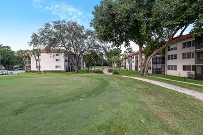 8911 S Hollybrook Boulevard #306, Pembroke Pines, FL 33025 - Photo 18