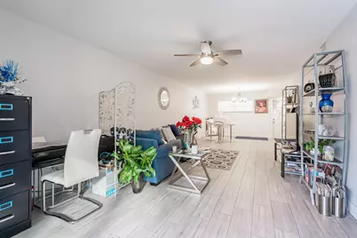 8911 S Hollybrook Boulevard #306, Pembroke Pines, FL 33025 - Photo 2