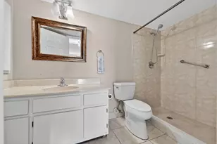 2240 SW 92nd Ter, Davie, FL 33324 - Photo 24