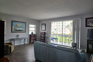 17 S Lakeside Dr, Lake Worth Beach, FL 33460 - Photo 10