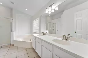 981 Delray Lakes Dr, Delray Beach, FL 33444 - Photo 14