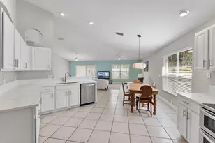 981 Delray Lakes Dr, Delray Beach, FL 33444 - Photo 10