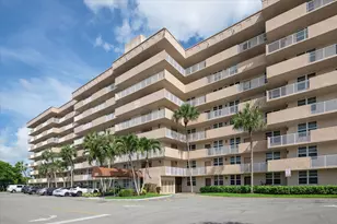 250 Jacaranda Dr, Plantation, FL 33324 - Photo 2