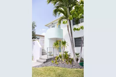 210 S Ocean Breeze, Lake Worth, FL 33460 - Photo 2