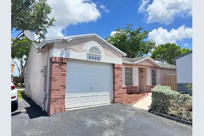 8600 NW 193rd Terrace, Hialeah, FL 33015 - Photo 2