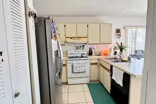 8600 NW 193rd Ter, Hialeah, FL 33015 - Photo 8
