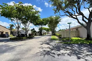 8600 NW 193rd Ter, Hialeah, FL 33015 - Photo 28