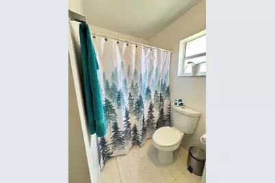 8600 NW 193rd Terrace, Hialeah, FL 33015 - Photo 16