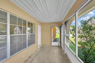 160 NE Bracken Rd, Port Saint Lucie, FL 34983 - Photo 4