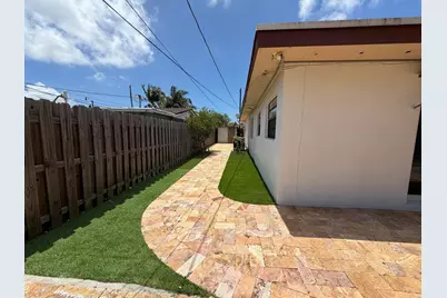 4250 NE 12th Avenue, Pompano Beach, FL 33064 - Photo 22