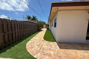 4250 NE 12th Ave, Pompano Beach, FL 33064 - Photo 22