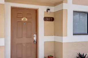 307 Palm Cir E, Pembroke Pines, FL 33025 - Photo 6