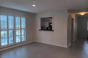 8045 Eastlake Dr, Boca Raton, FL 33433 - Photo 6