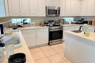 17 Country Lake Cir, Boynton Beach, FL 33436 - Photo 4