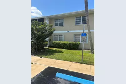 1537 SE Royal Green Circle SE #E 201, Port Saint Lucie, FL 34952 - Photo 2