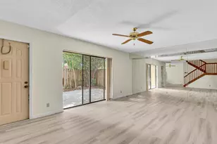 713 NW 99th Cir, Plantation, FL 33324 - Photo 8