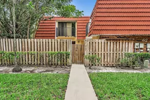 713 NW 99th Cir, Plantation, FL 33324 - Photo 2