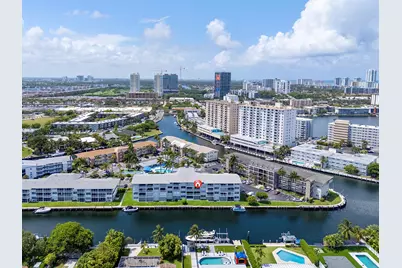 455 Paradise Isle Boulevard, Hallandale Beach, FL 33009 - Photo 4