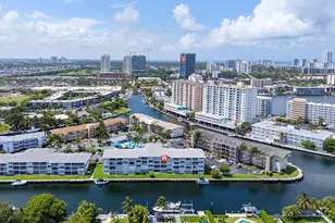 455 Paradise Isle Blvd, Hallandale Beach, FL 33009 - Photo 4