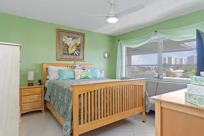 455 Paradise Isle Boulevard, Hallandale Beach, FL 33009 - Photo 44