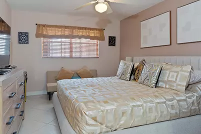 455 Paradise Isle Boulevard, Hallandale Beach, FL 33009 - Photo 36