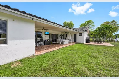 5791 Hawkes Bluff Avenue, Davie, FL 33331 - Photo 22