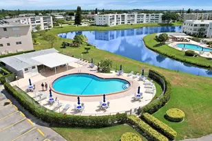 210 E Wellington E, West Palm Beach, FL 33417 - Photo 2