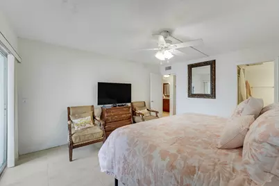 210 Wellington E, West Palm Beach, FL 33417 - Photo 14