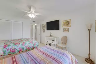 210 Wellington E, West Palm Beach, FL 33417 - Photo 16