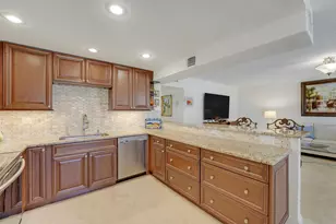 210 Wellington E, West Palm Beach, FL 33417 - Photo 12