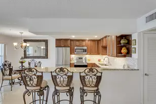 210 Wellington E, West Palm Beach, FL 33417 - Photo 8