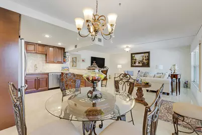 210 Wellington E, West Palm Beach, FL 33417 - Photo 10