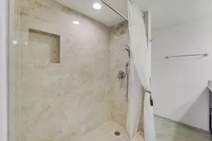 210 Wellington E, West Palm Beach, FL 33417 - Photo 18